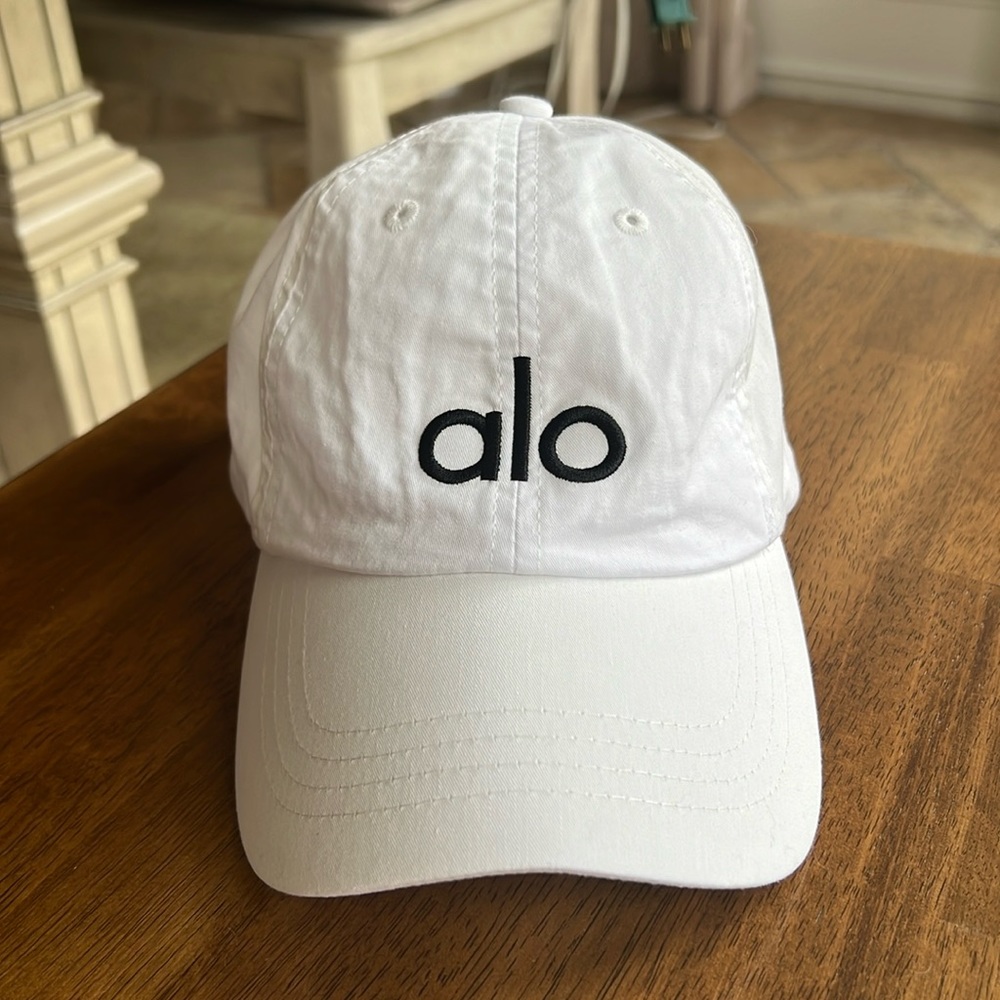 Alo Yoga Off-Duty Cap
